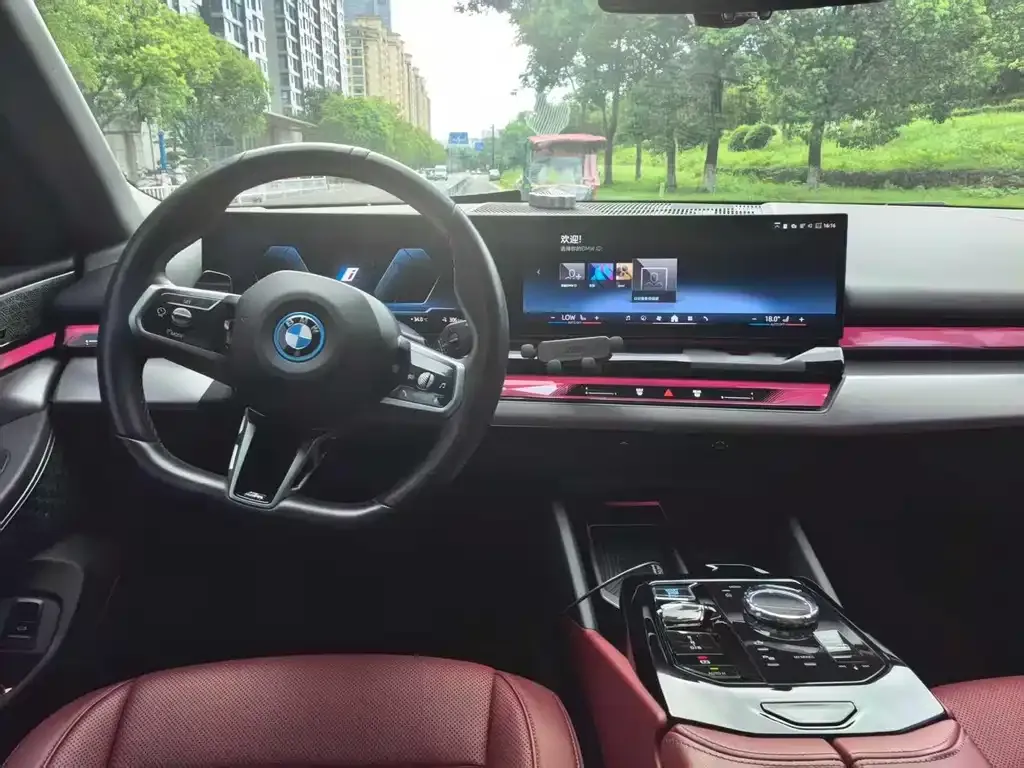BMW i5 — фото 2
