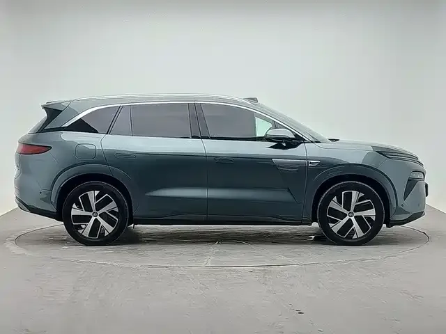 BYD Tang L — фото 10