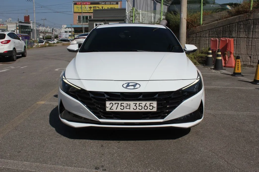 Hyundai AVANTE — фото 1