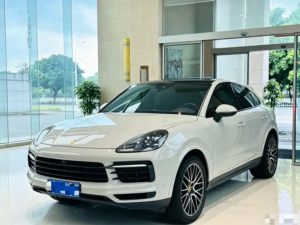 Porsche Cayenne — фото 1