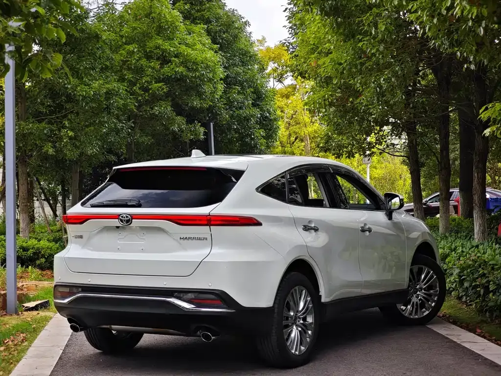 Toyota Harrier — фото 6