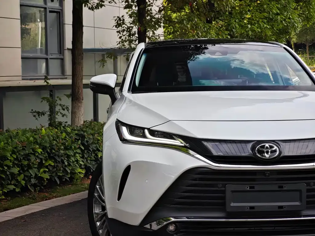 Toyota Harrier — фото 2