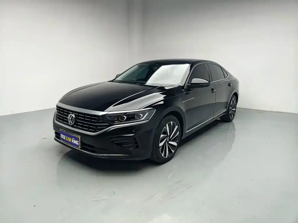 Volkswagen Passat — фото 1