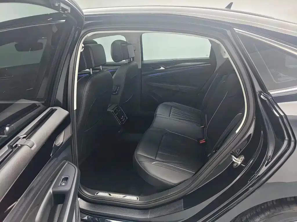 Volkswagen Passat — фото 6
