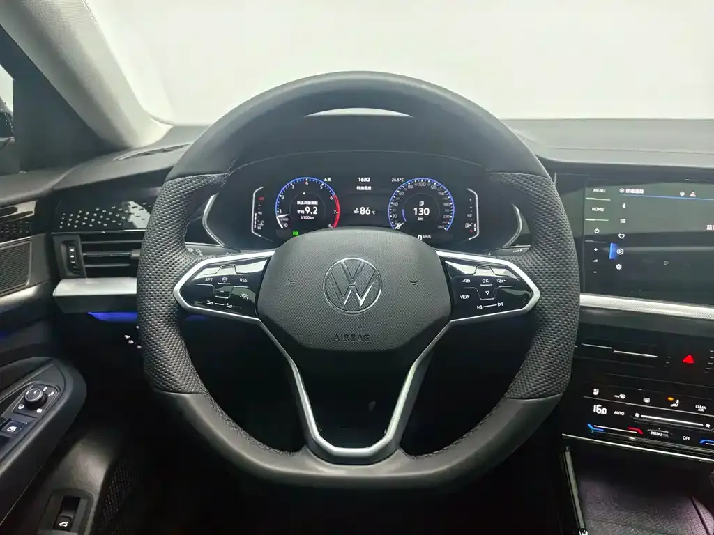 Volkswagen Passat — фото 10