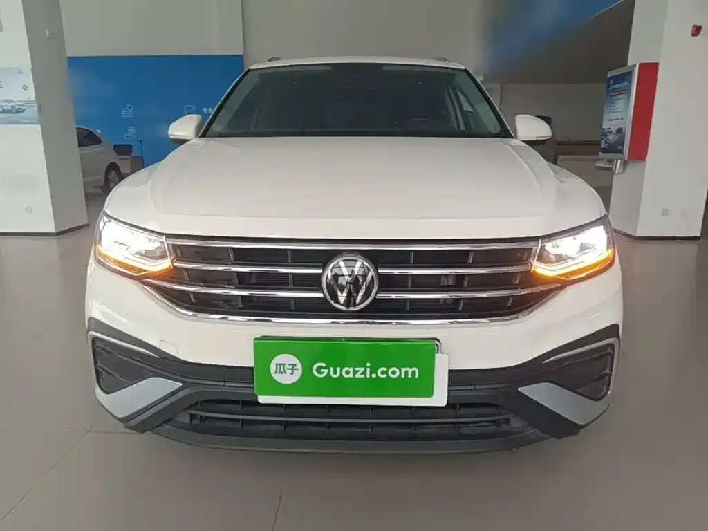 Volkswagen Tiguan L — фото 5
