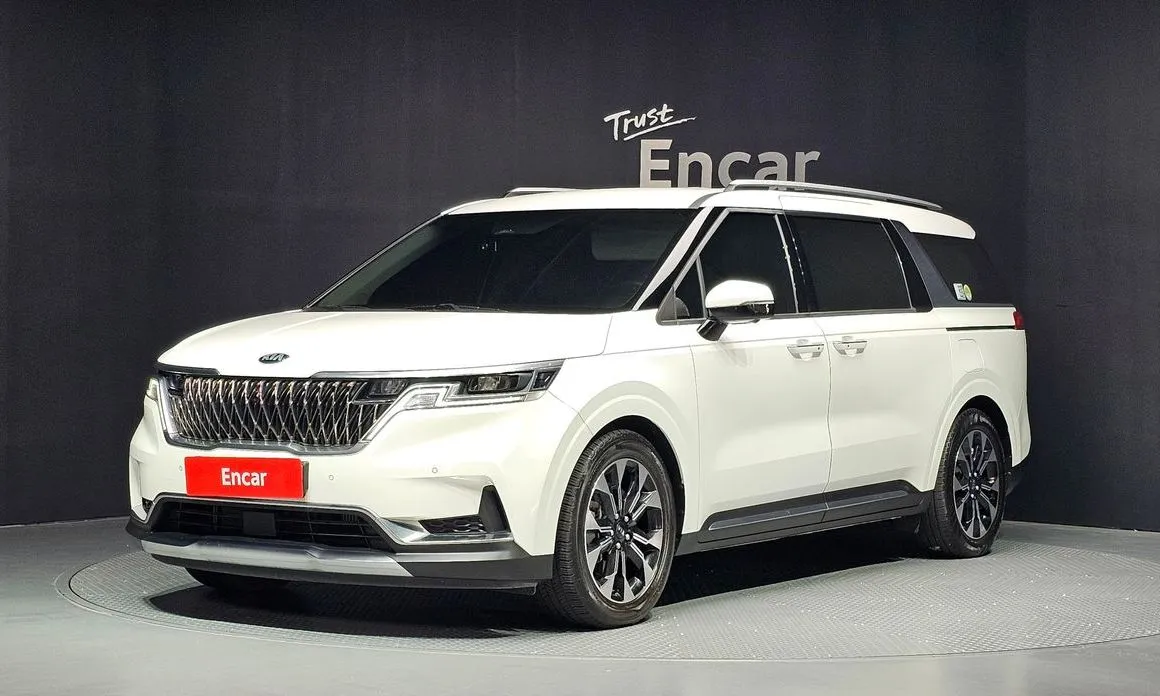 Kia Carnival — фото 1
