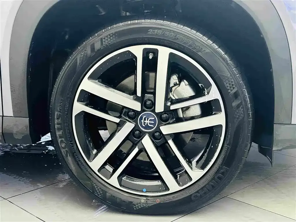 BYD L DM-i — фото 10