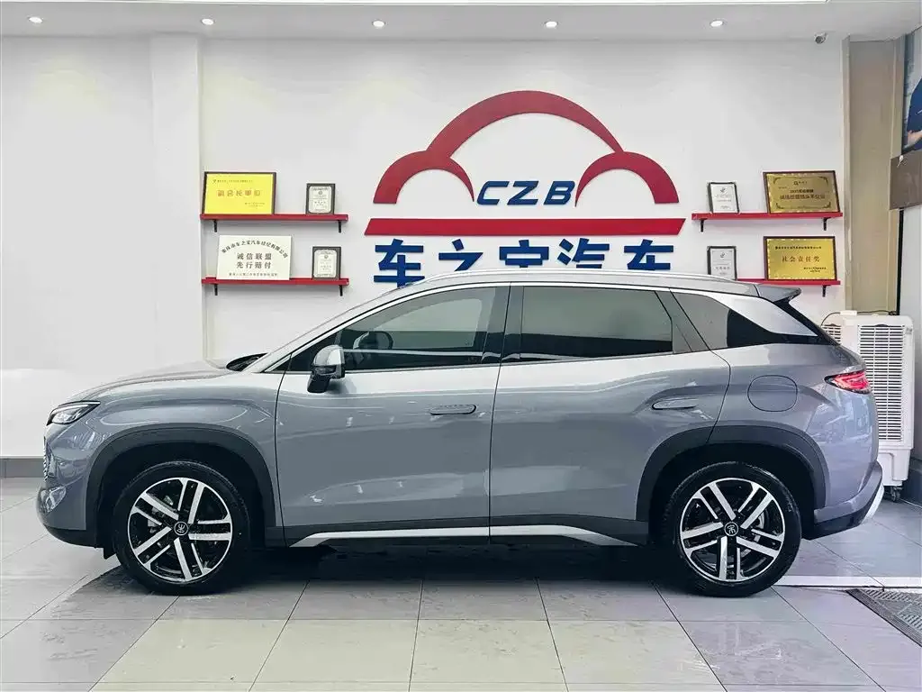 BYD L DM-i — фото 7