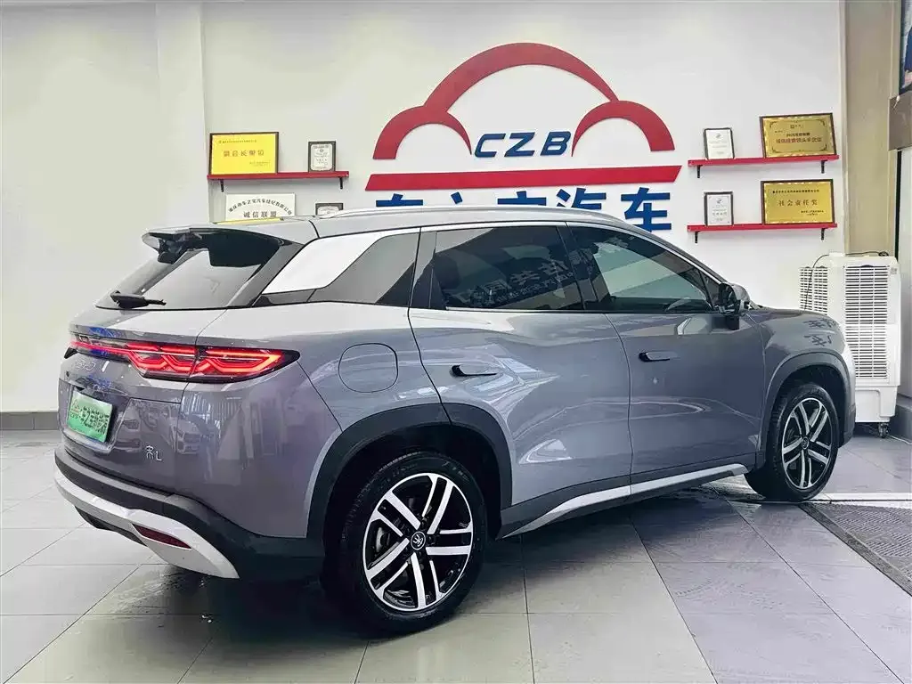 BYD L DM-i — фото 8