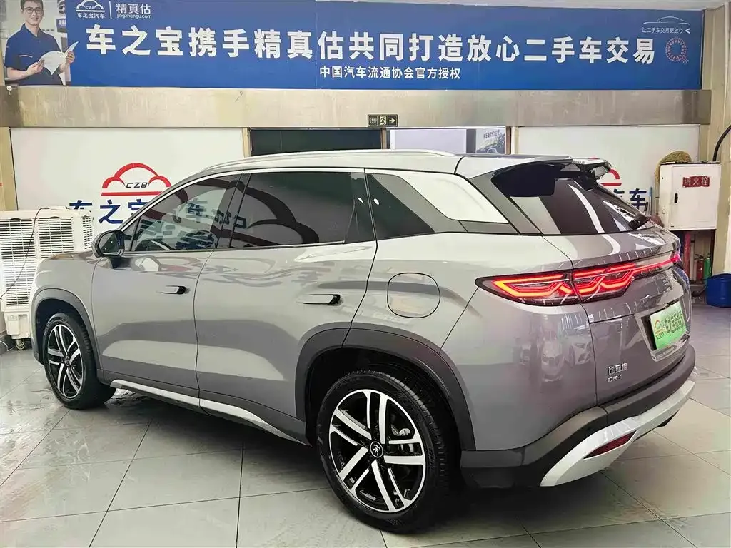 BYD L DM-i — фото 4
