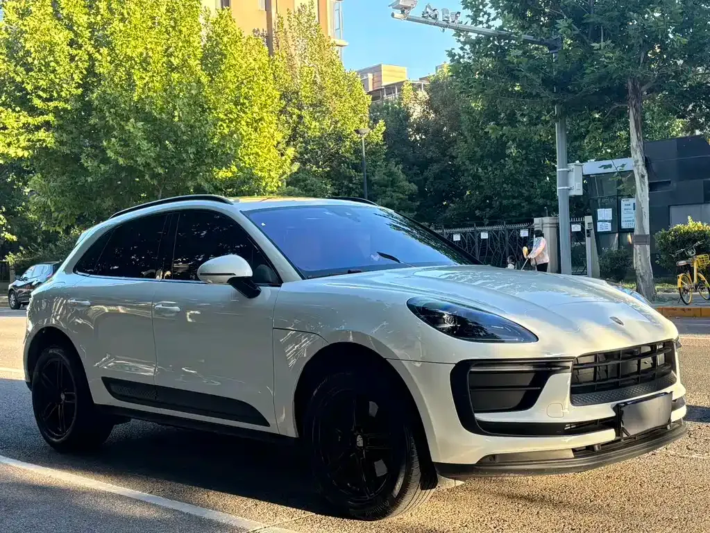 Porsche Macan — фото 1