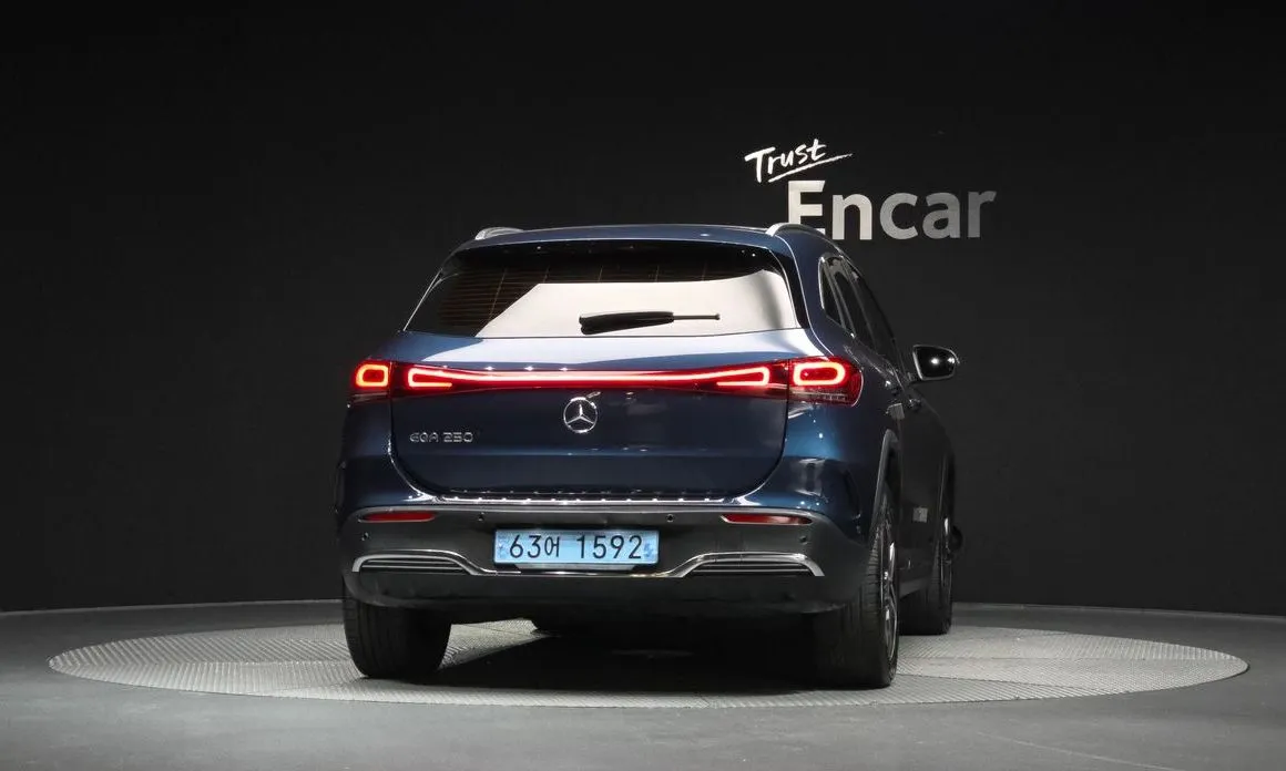 Mercedes-Benz EQA — фото 4