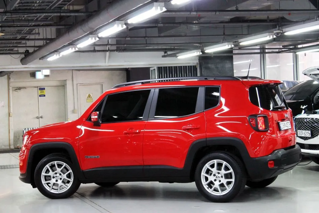 Jeep Renegade — фото 6
