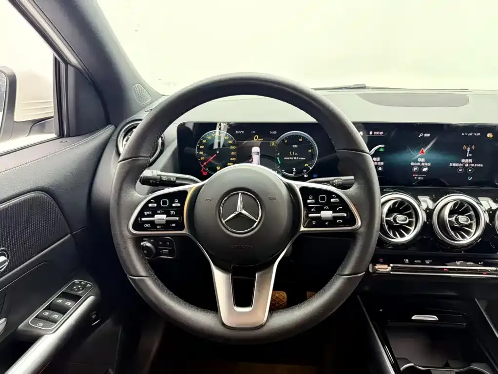Mercedes-Benz GLA — фото 10
