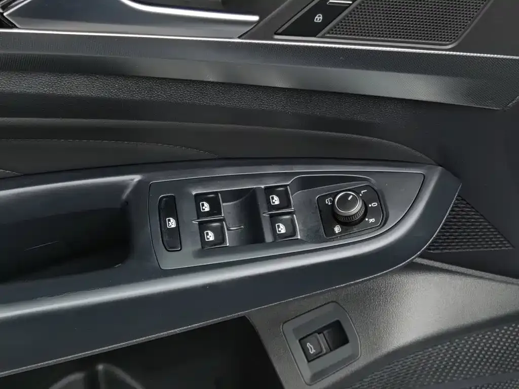 Volkswagen Passat — фото 9