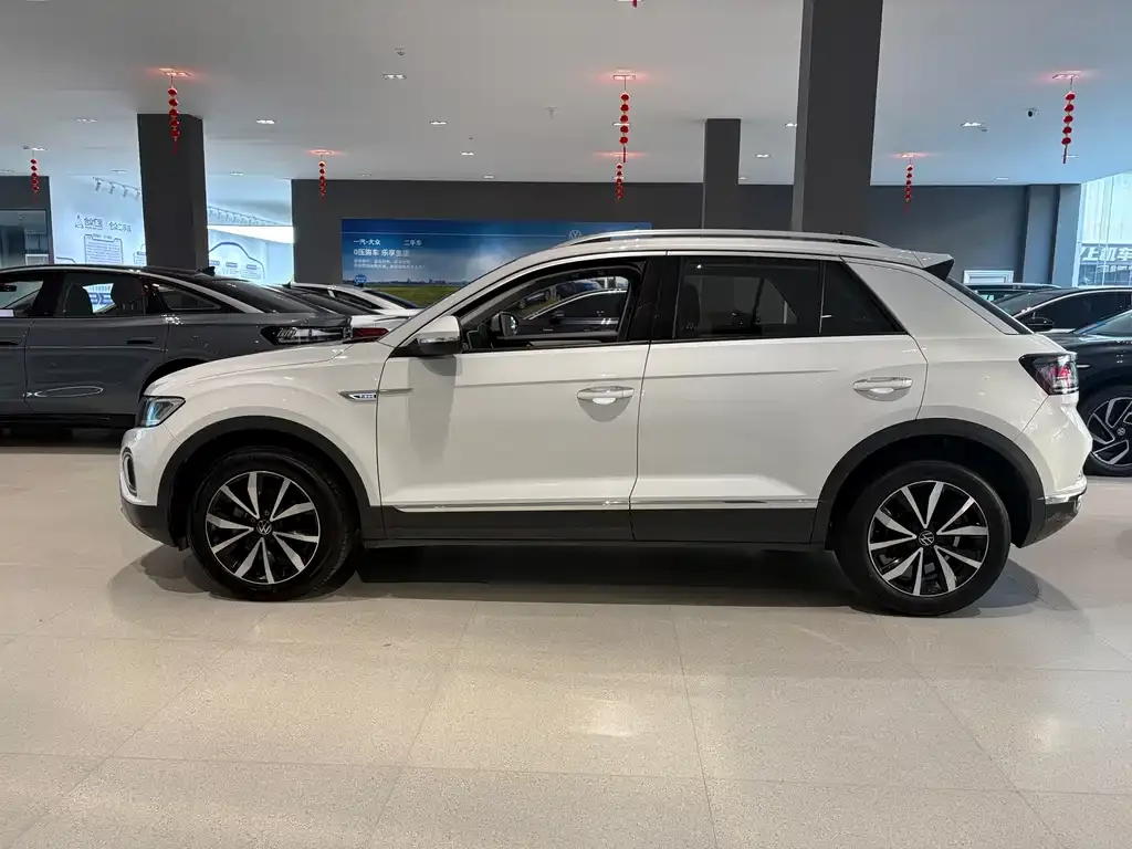 Volkswagen T-Roc — фото 2