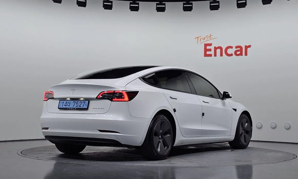 Tesla Model 3 — фото 5