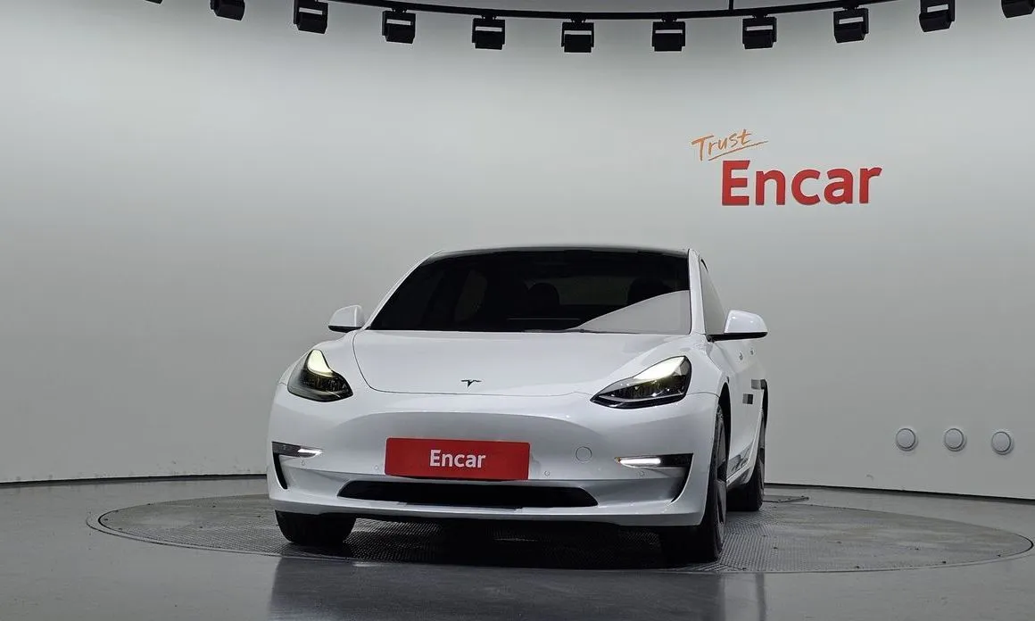 Tesla Model 3 — фото 2