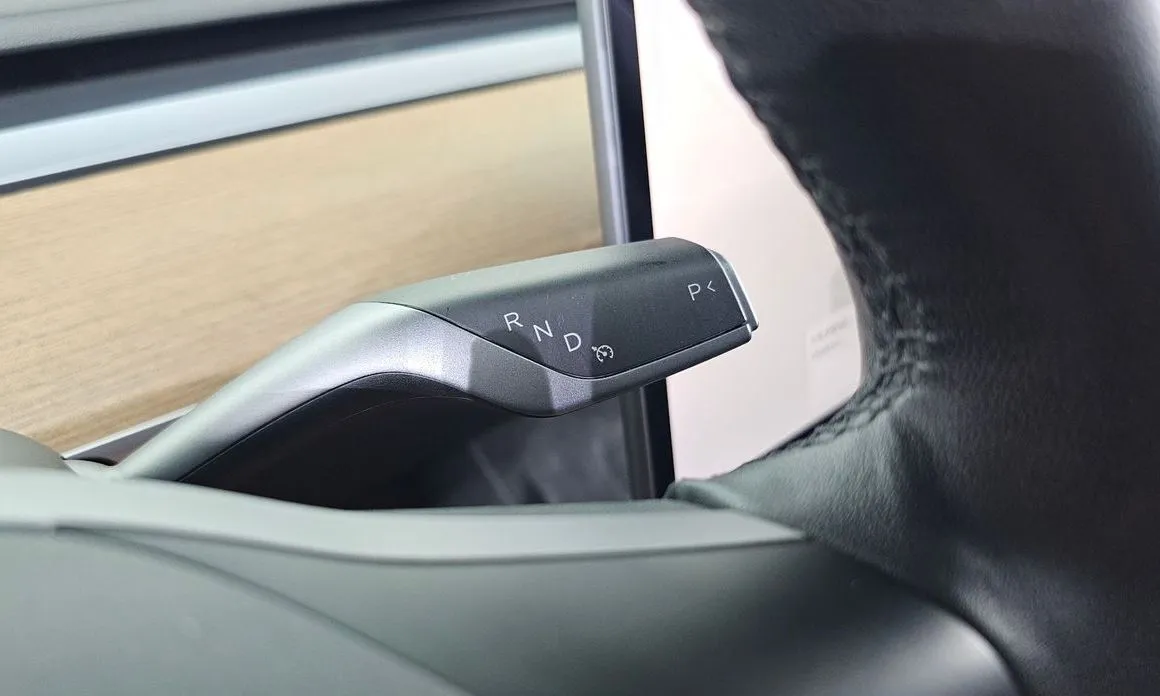 Tesla Model 3 — фото 4