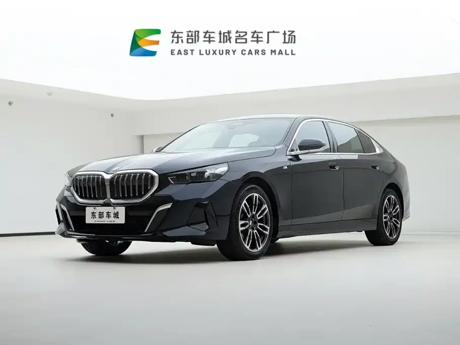 BMW 5 Series — фото 1