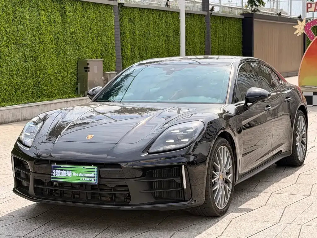 Porsche Panamera — фото 1
