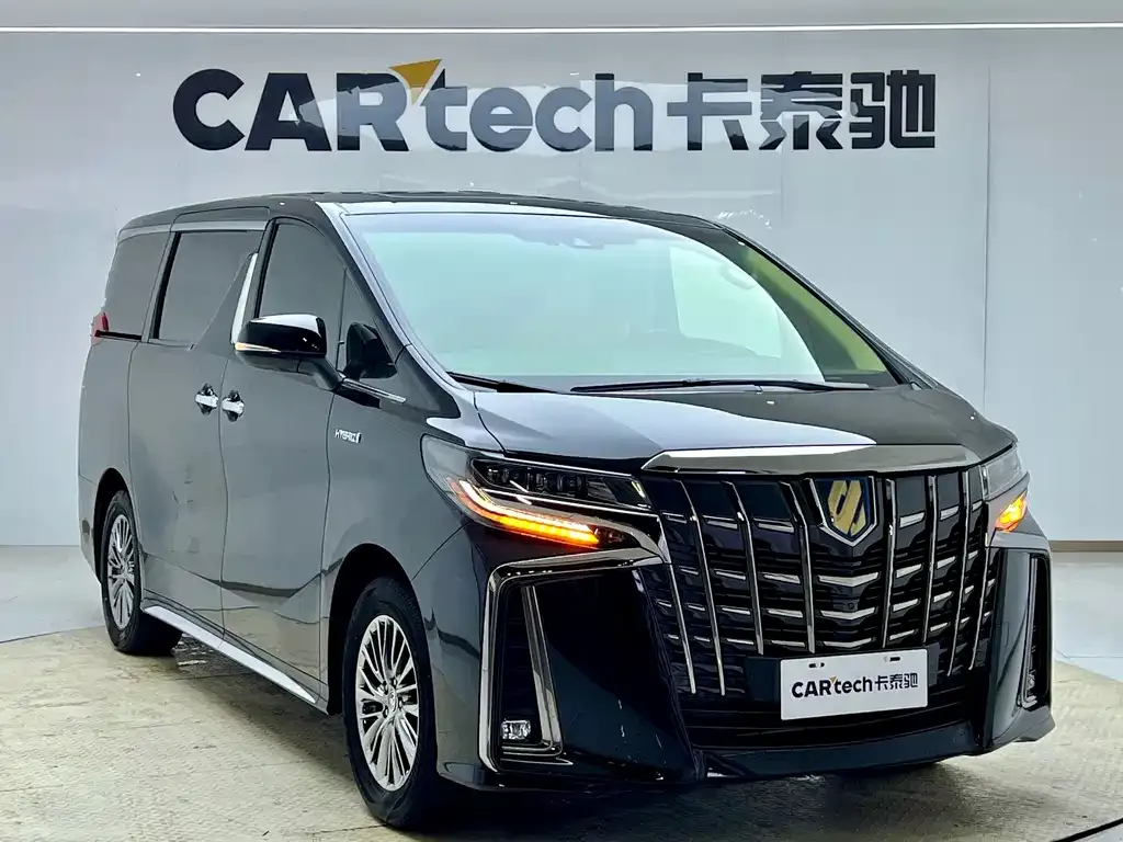 Toyota Alphard — фото 7