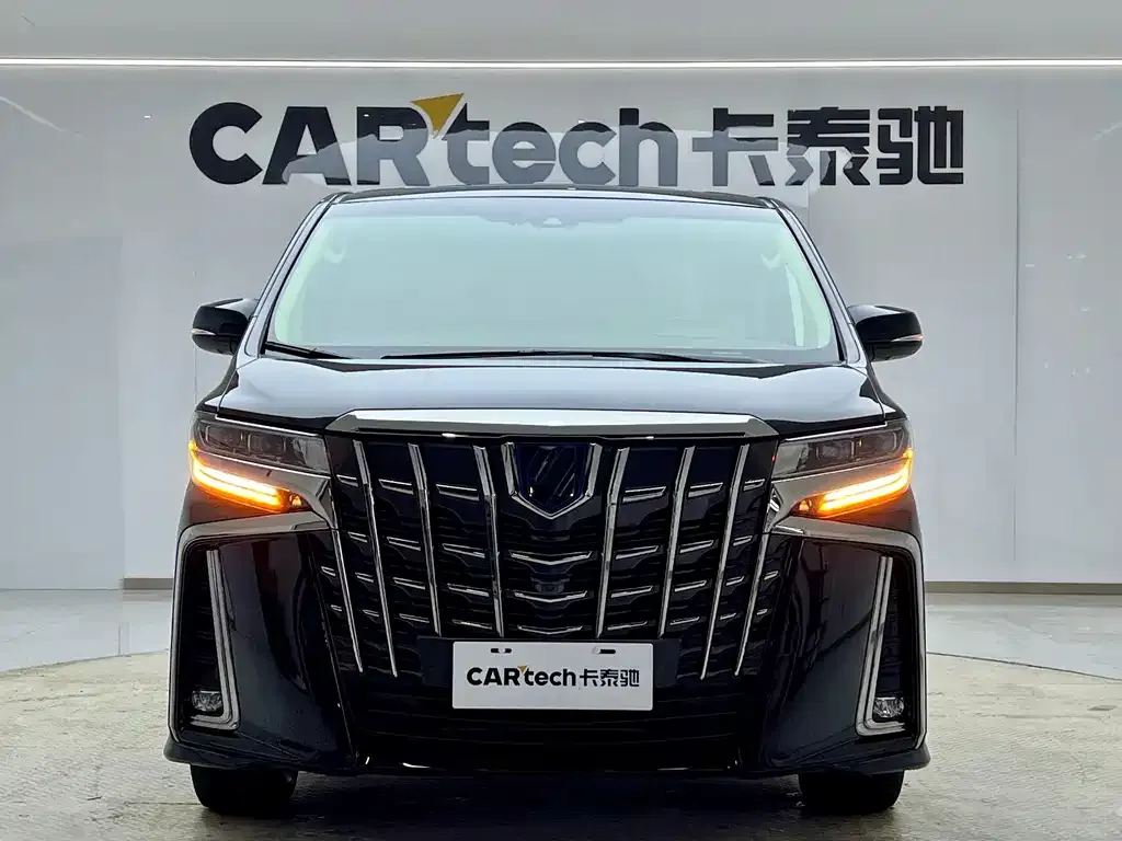 Toyota Alphard — фото 4