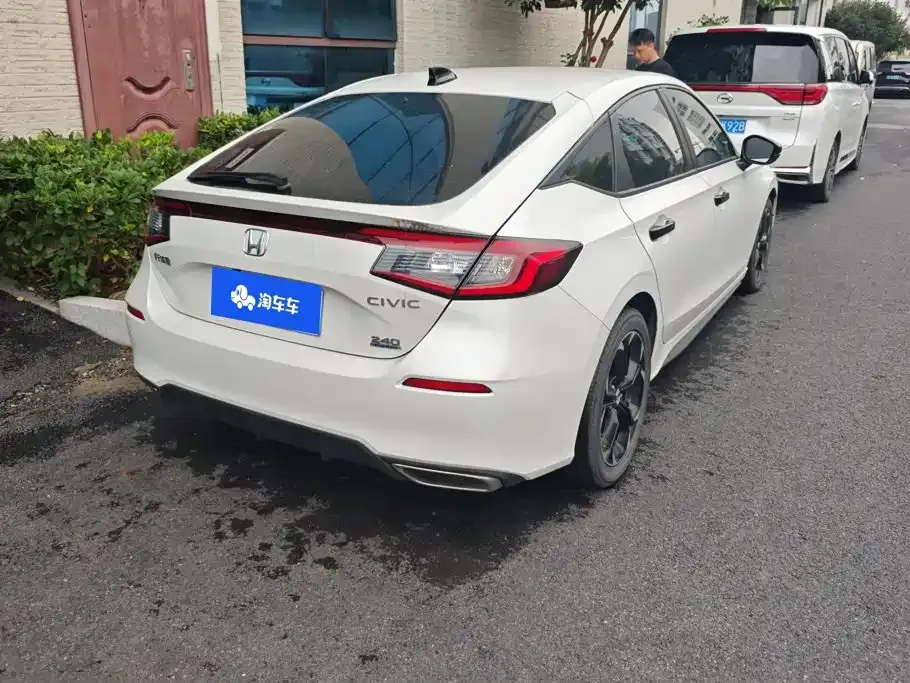 Honda Civic — фото 10