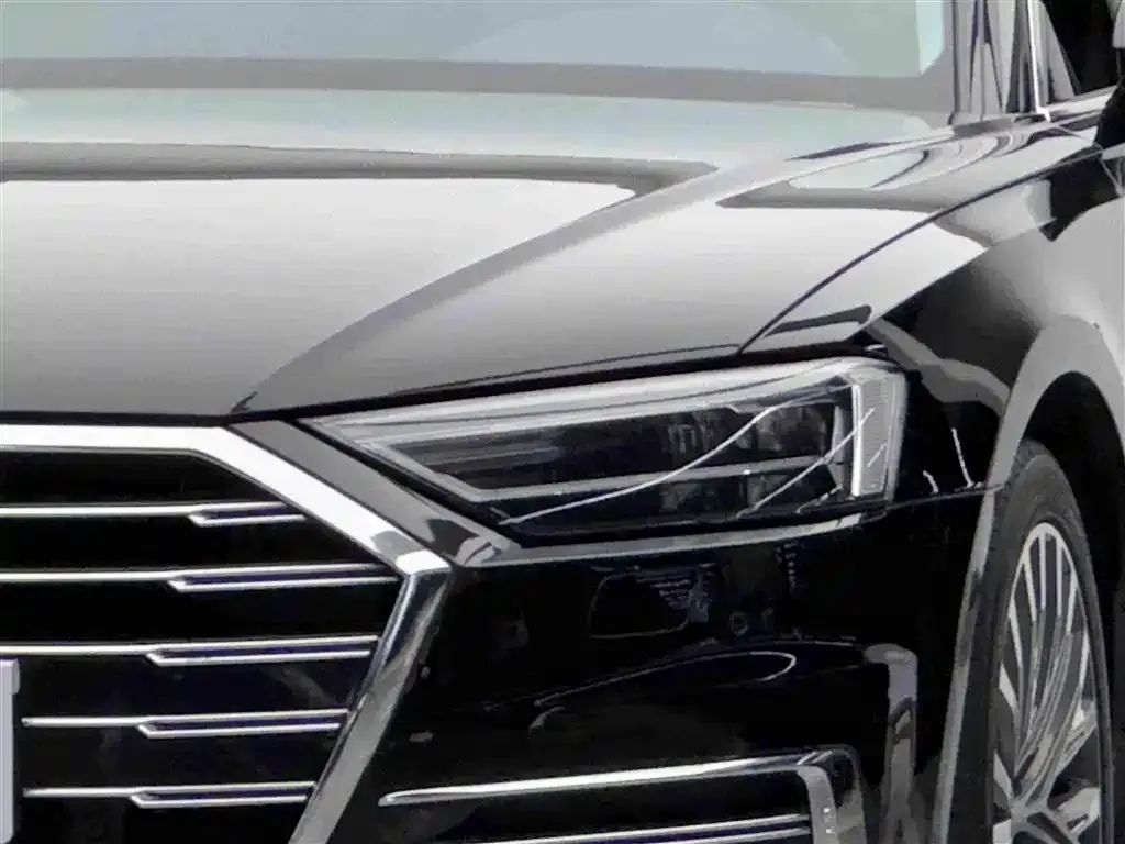 Audi A8 — фото 3