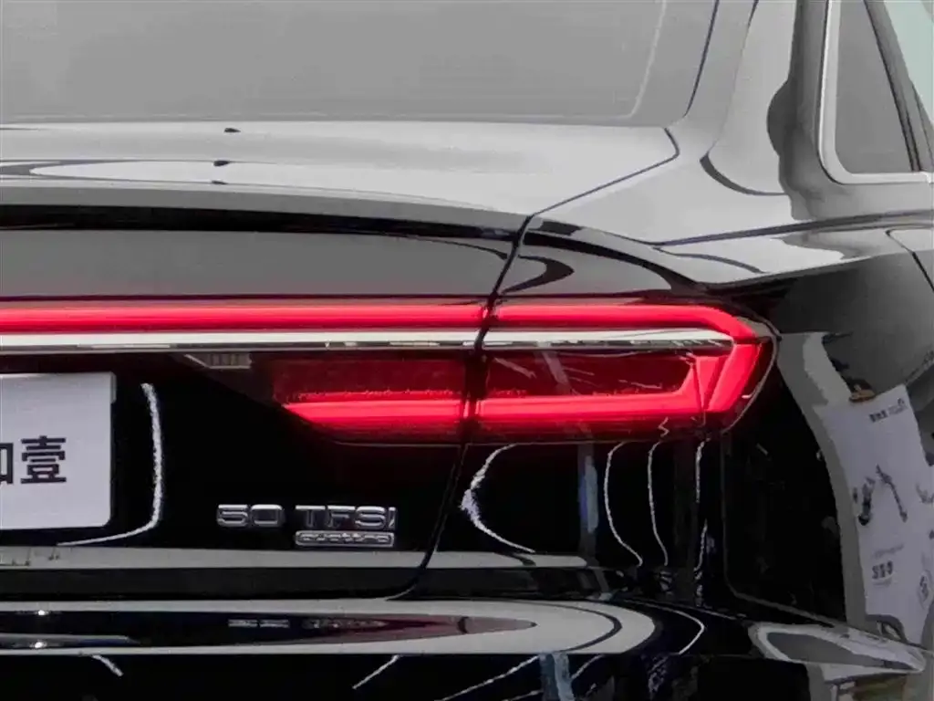 Audi A8 — фото 6