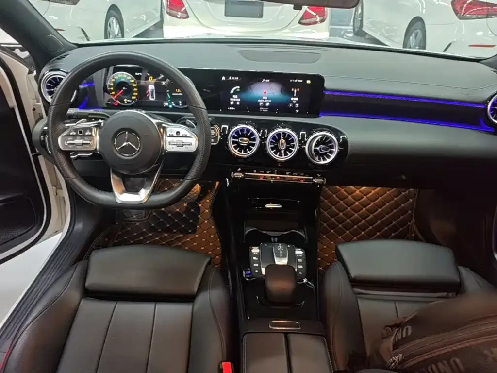 Mercedes-Benz A-Class — фото 10