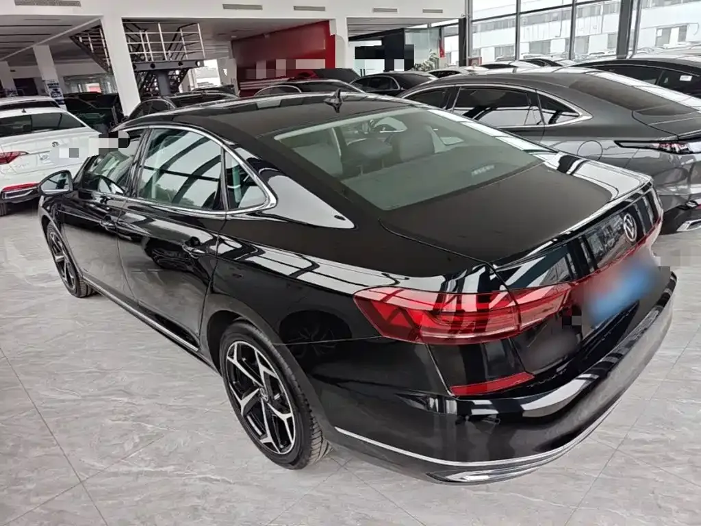 Volkswagen Passat — фото 10