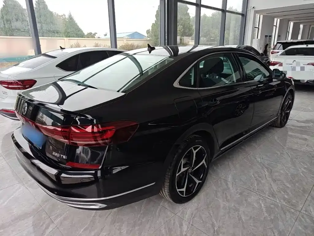 Volkswagen Passat — фото 7