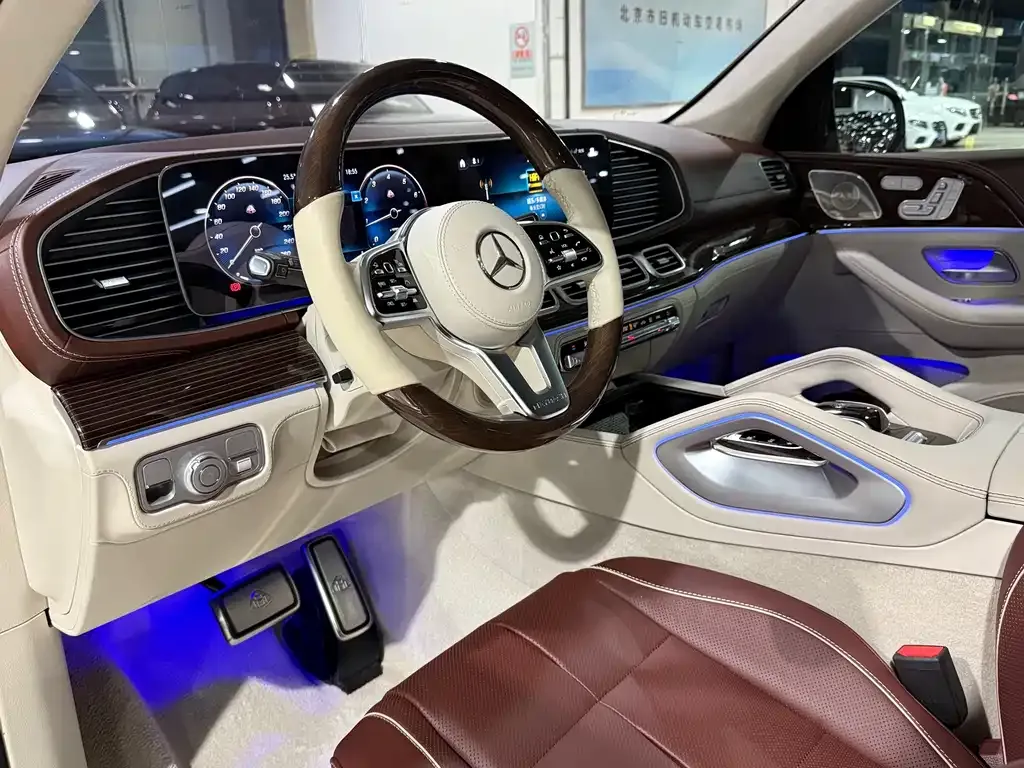 Mercedes-Benz GLS — фото 7
