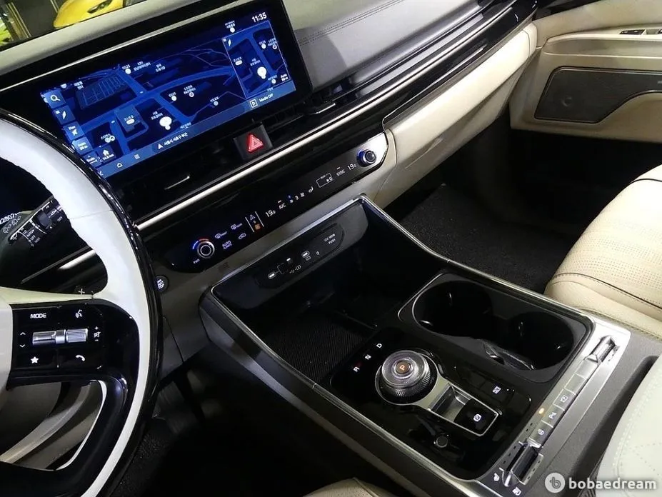 Kia Carnival — фото 10