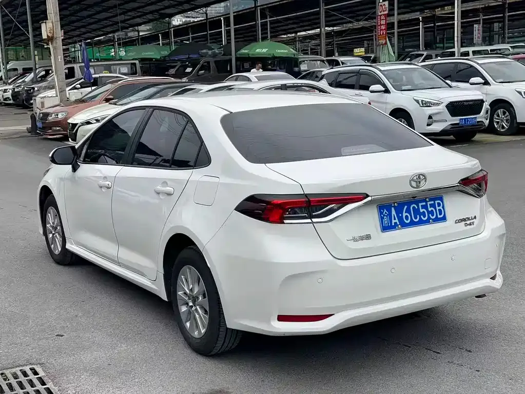 Toyota Corolla — фото 3