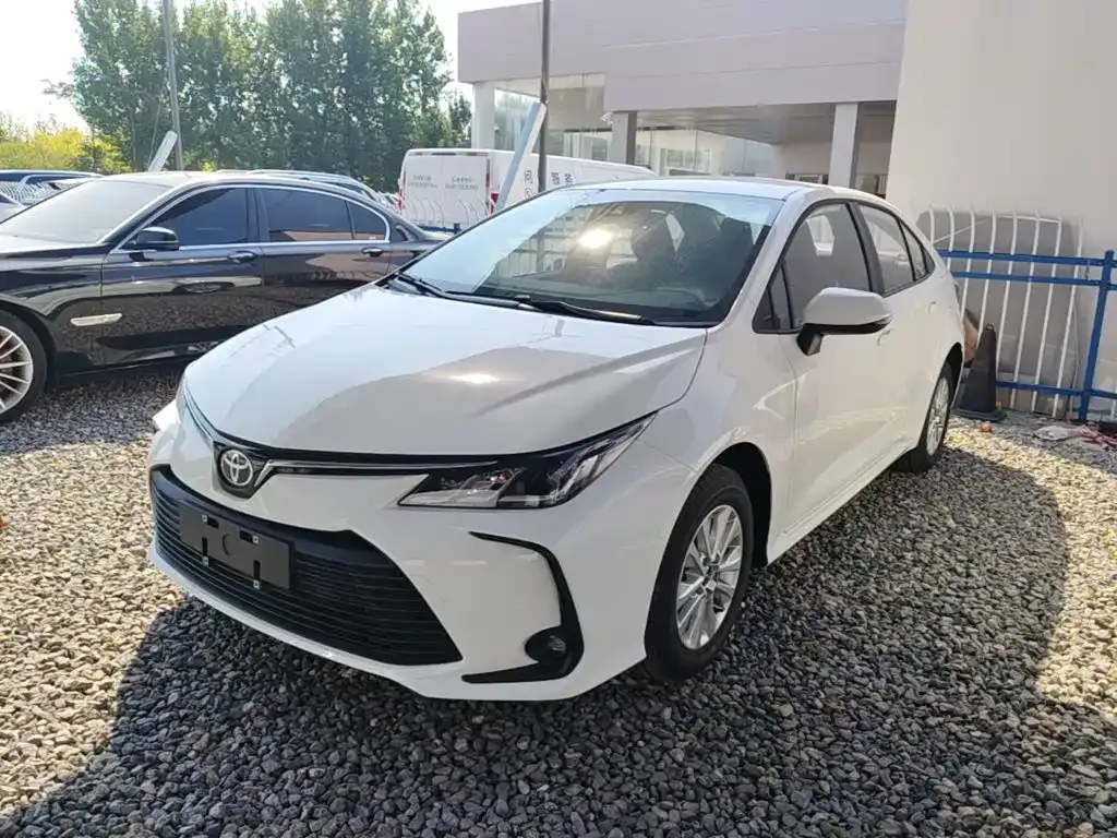 Toyota Corolla — фото 1