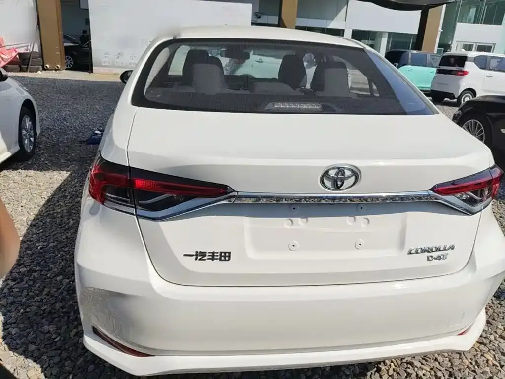 Toyota Corolla — фото 2