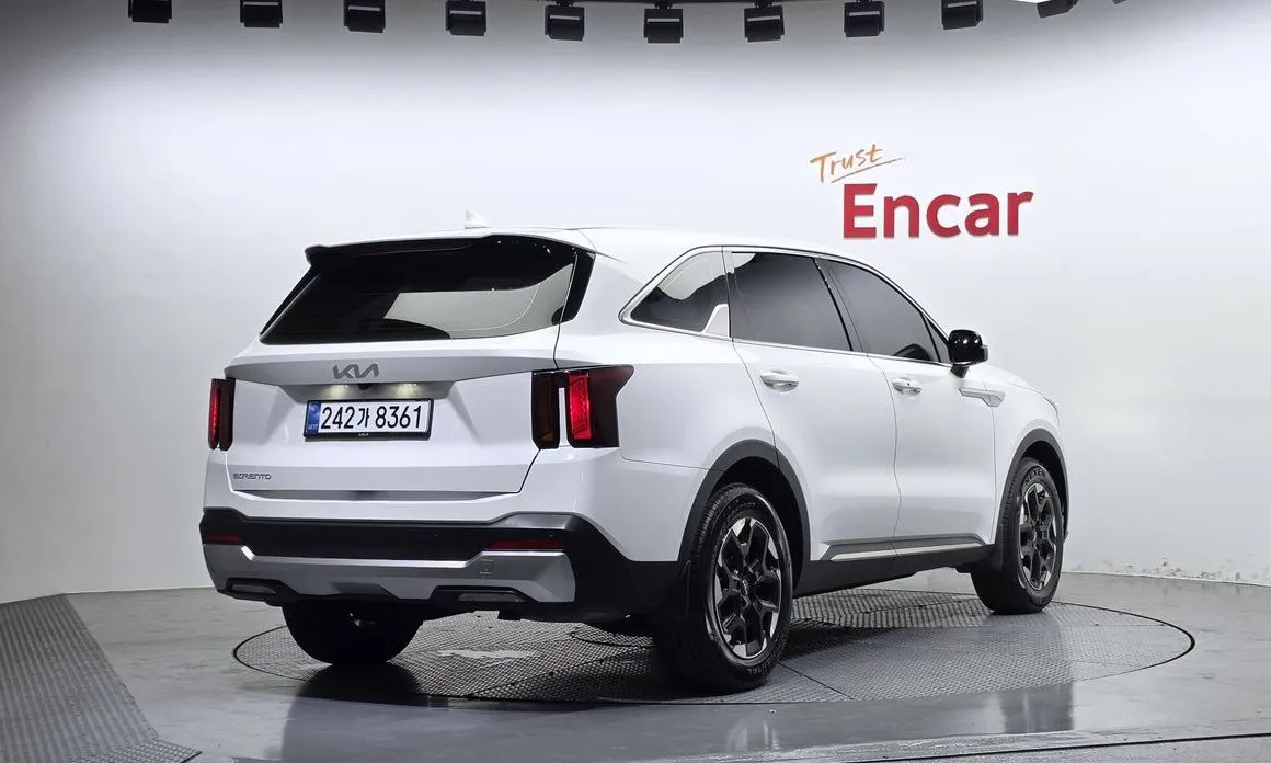 Kia Sorento — фото 6