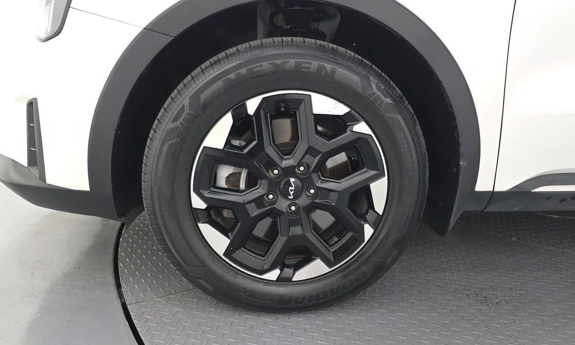 Kia Sorento — фото 8
