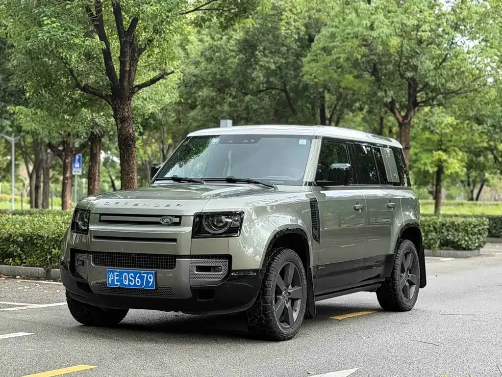 Land Rover Defender — фото 1