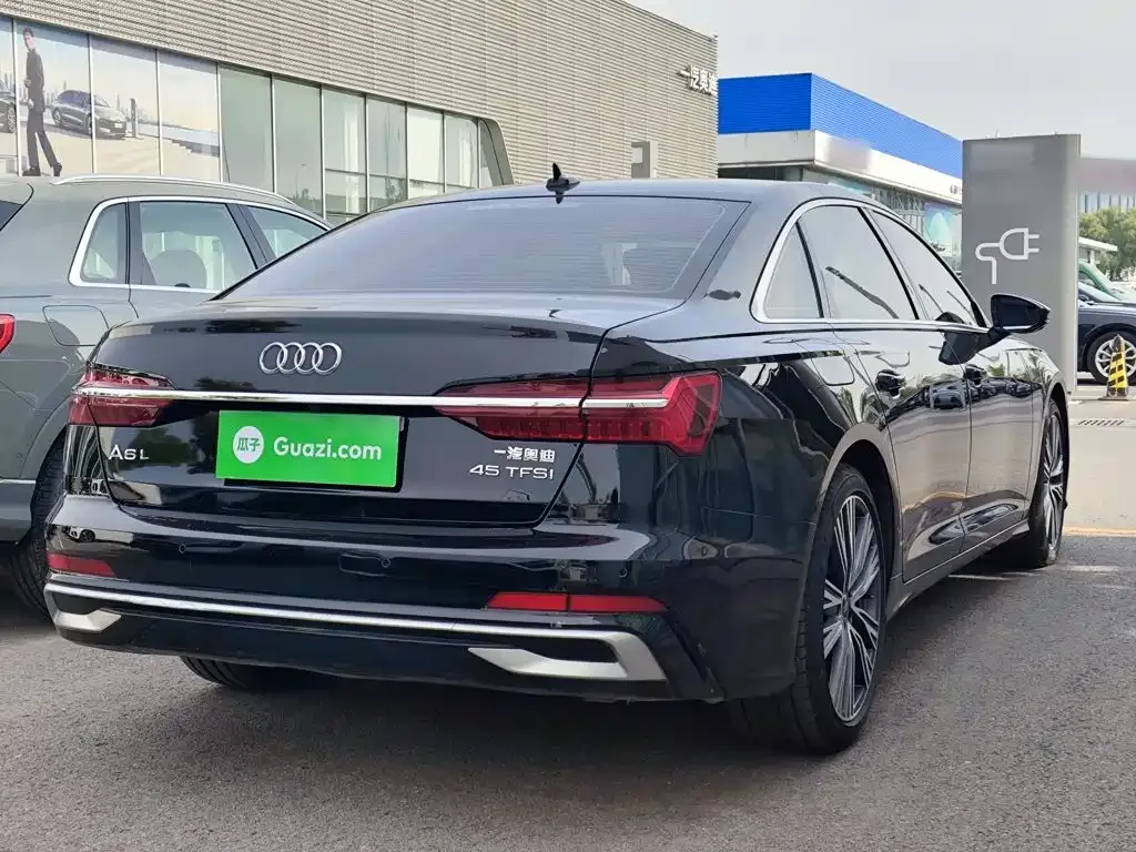 Audi A6L — фото 10