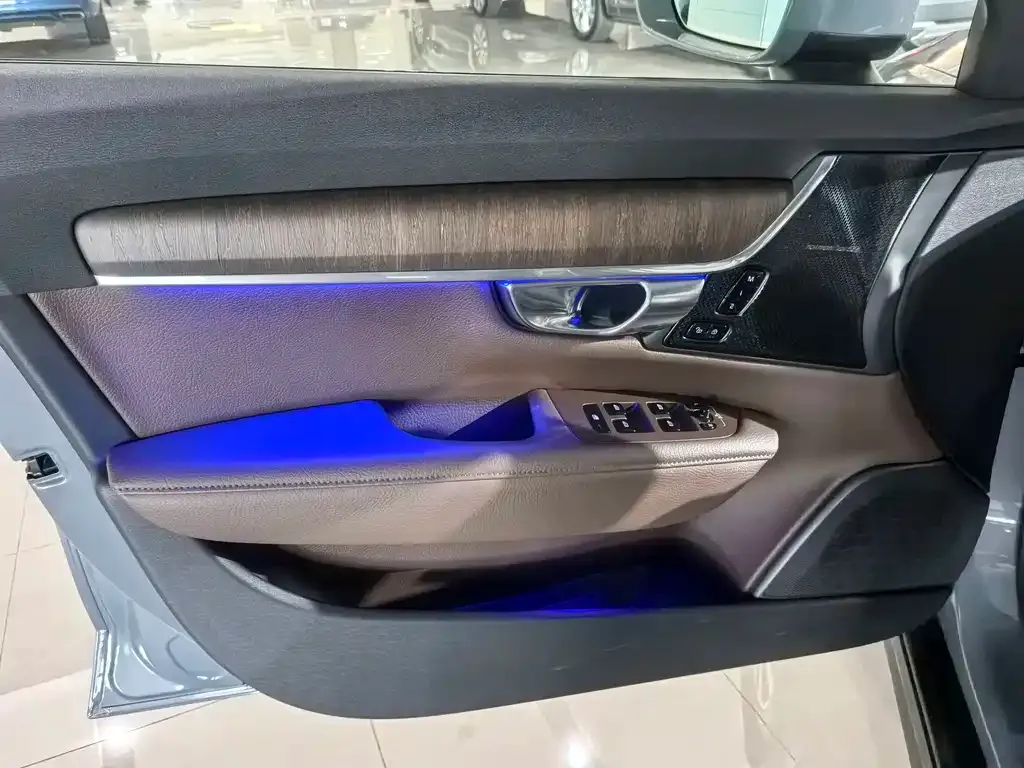 Volvo V90 — фото 10