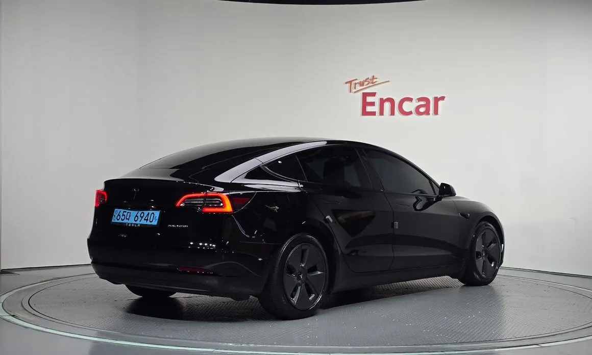 Tesla Model 3 — фото 4