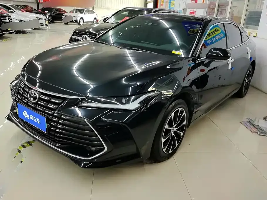 Toyota Avalon — фото 1