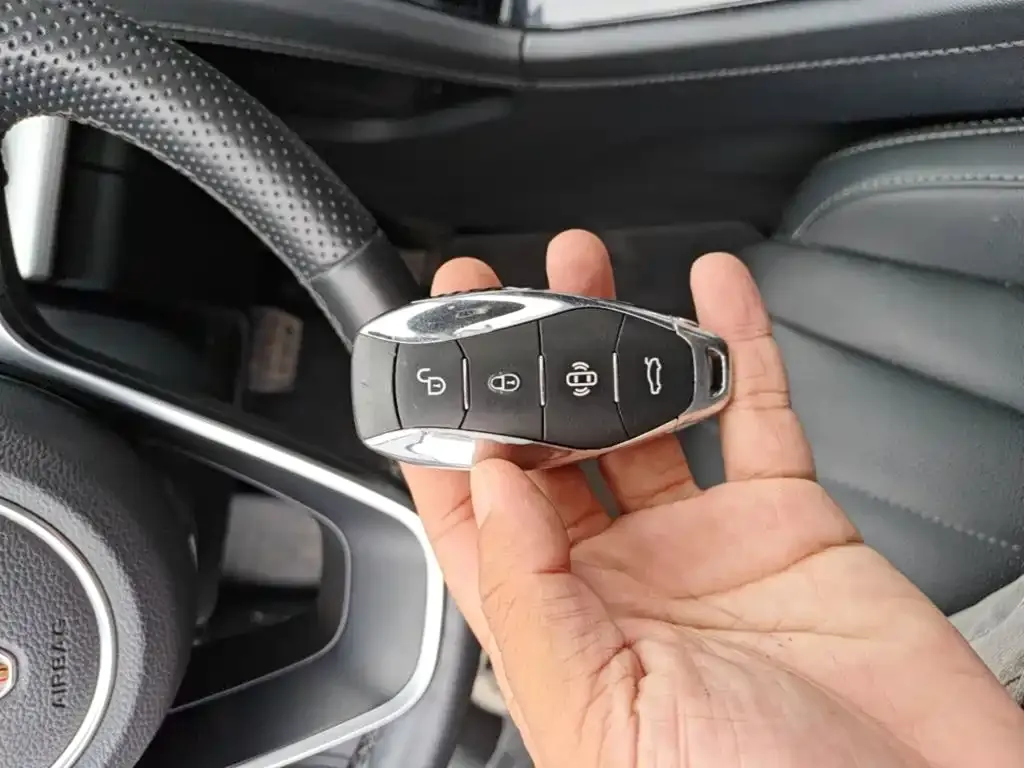 Hongqi H5 — фото 2
