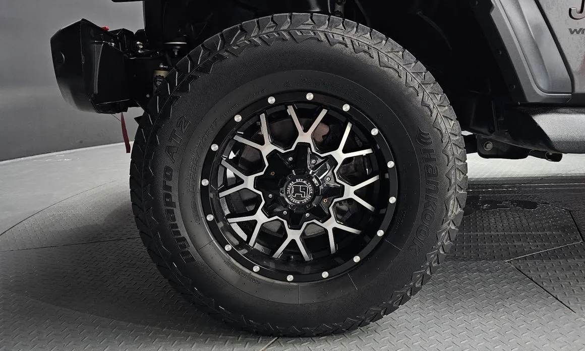 Jeep Wrangler — фото 8