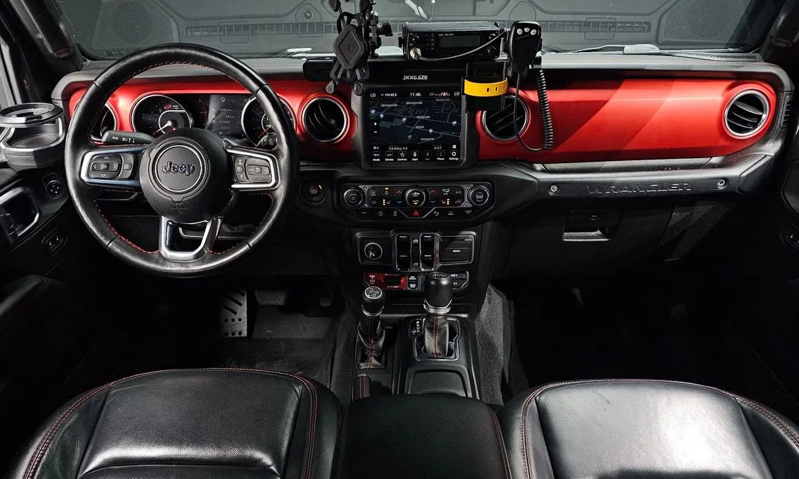 Jeep Wrangler — фото 7
