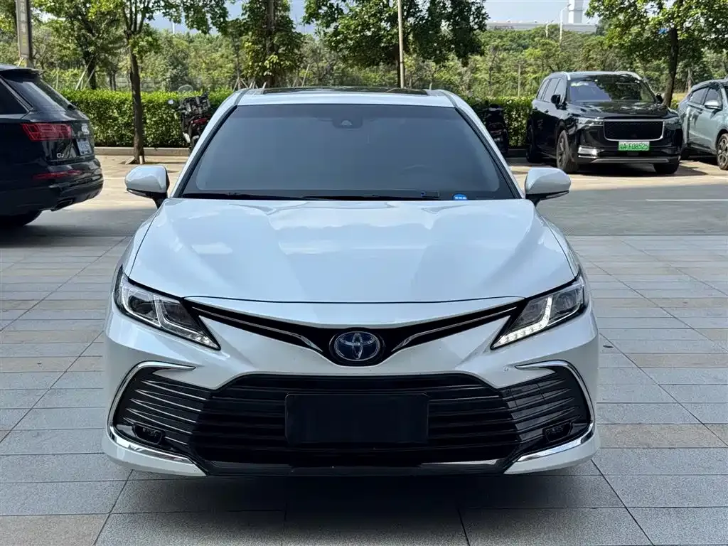Toyota Camry — фото 8